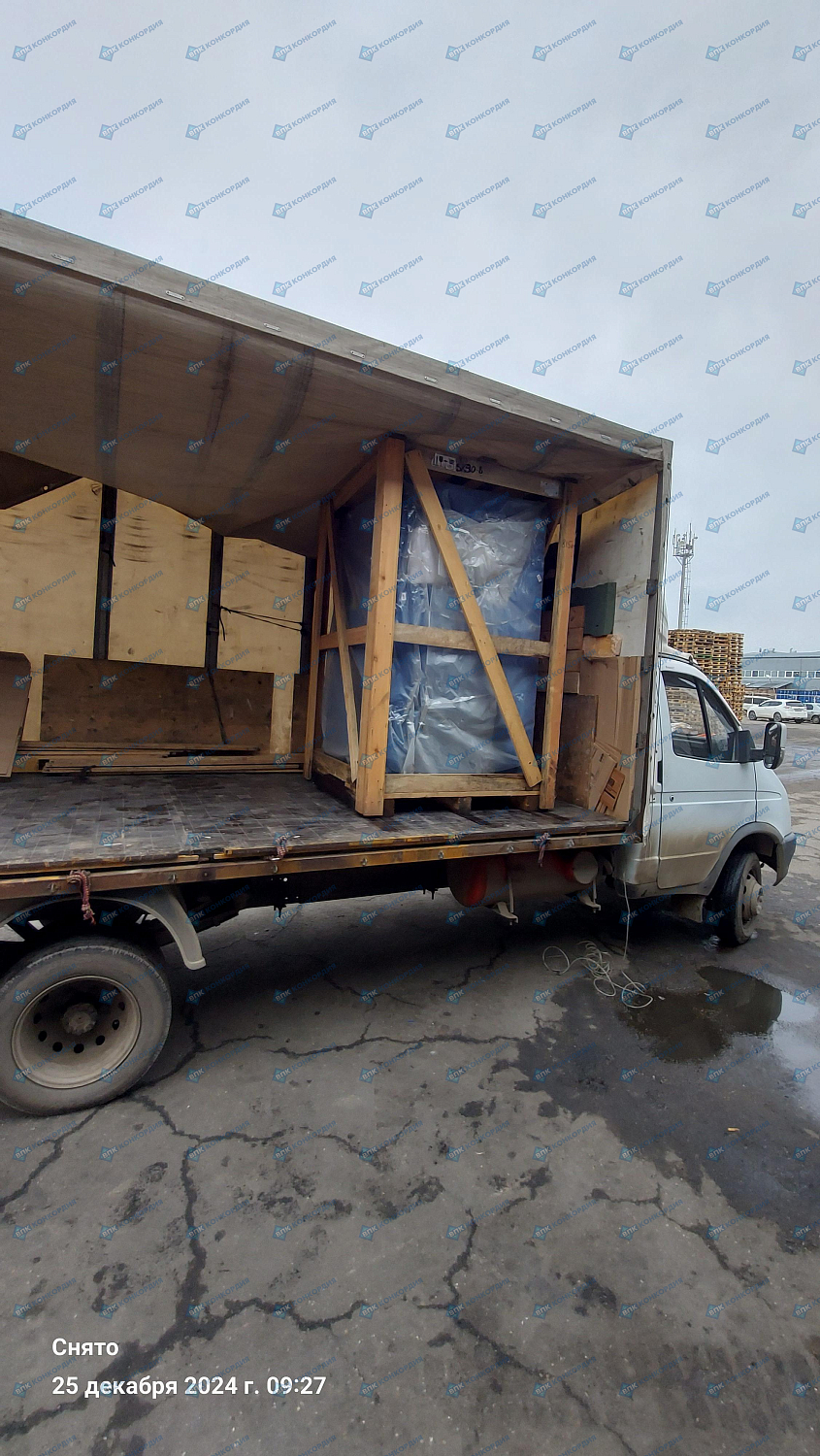 Отгрузка компрессора ZAMMER SK30-8 и ресивера Remeza РВ 900.10.10 в г. Краснодар