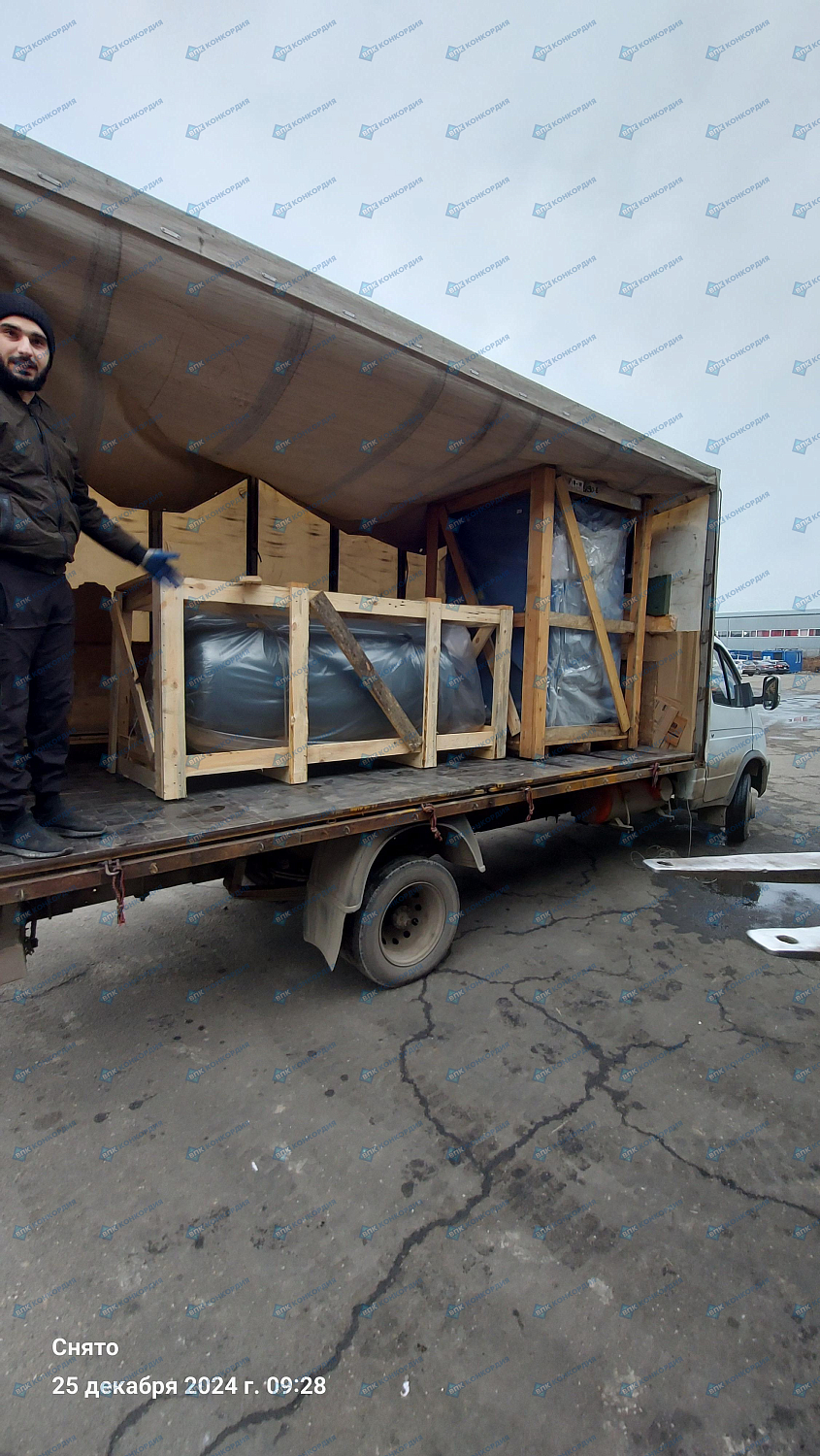 Отгрузка компрессора ZAMMER SK30-8 и ресивера Remeza РВ 900.10.10 в г. Краснодар