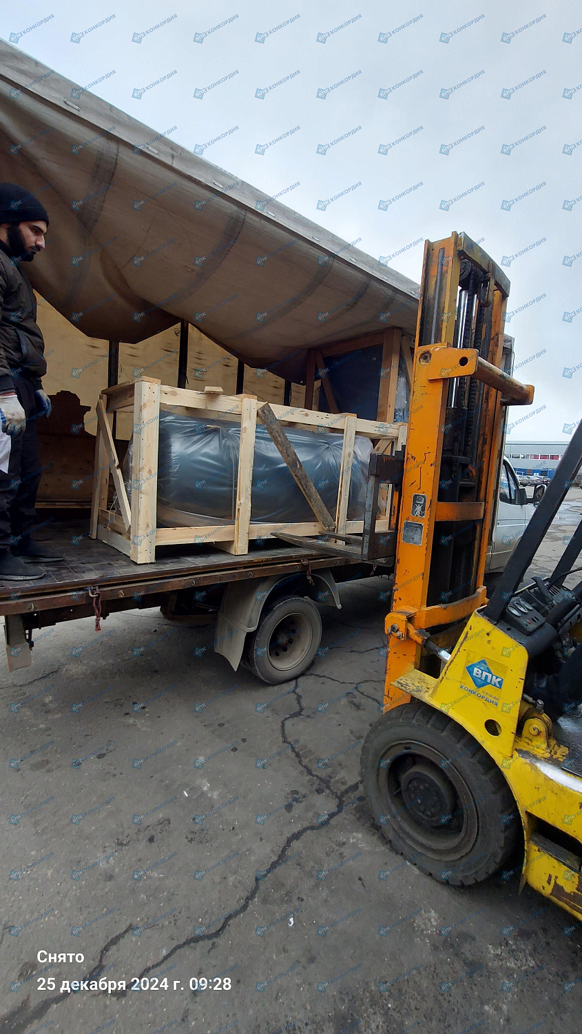 Отгрузка компрессора ZAMMER SK30-8 и ресивера Remeza РВ 900.10.10 в г. Краснодар