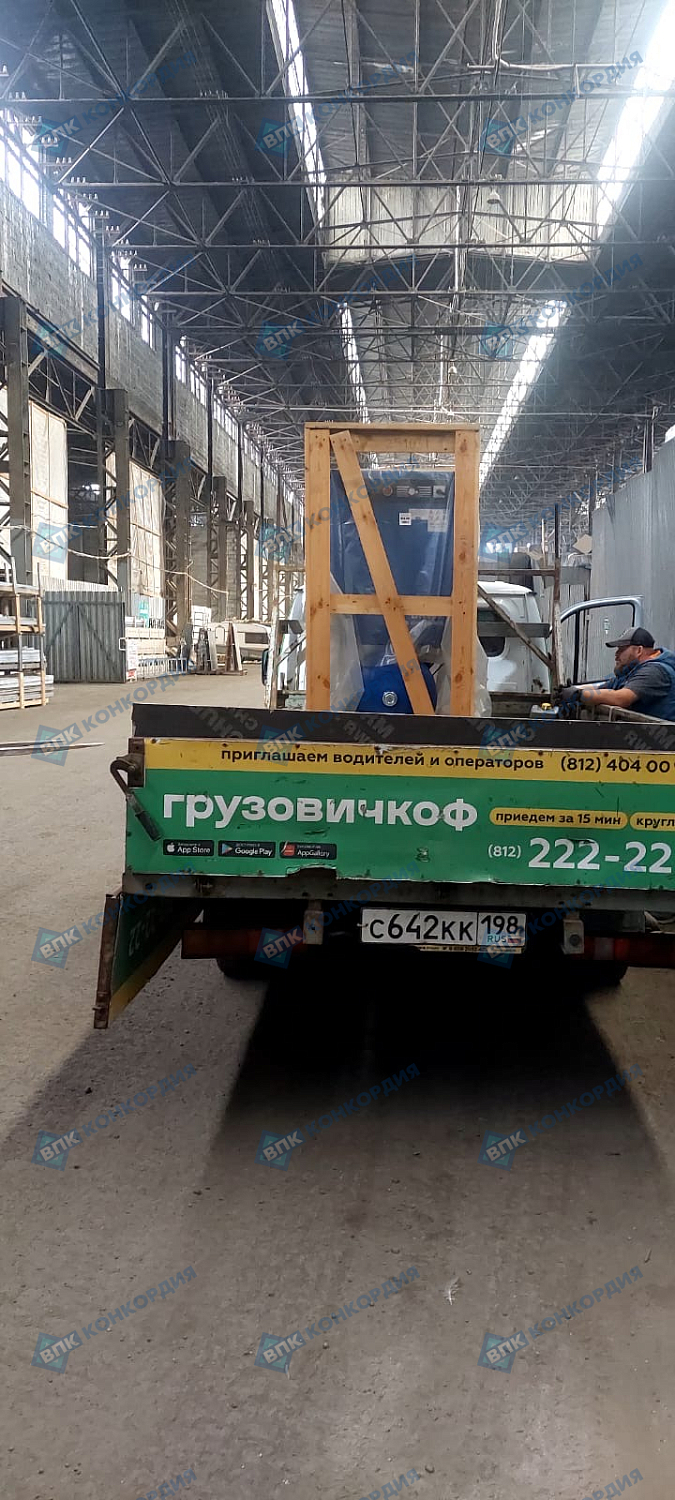 Отгрузка винтового компрессора Remeza ВК10Т-10-270 в г. Санкт-Петербург