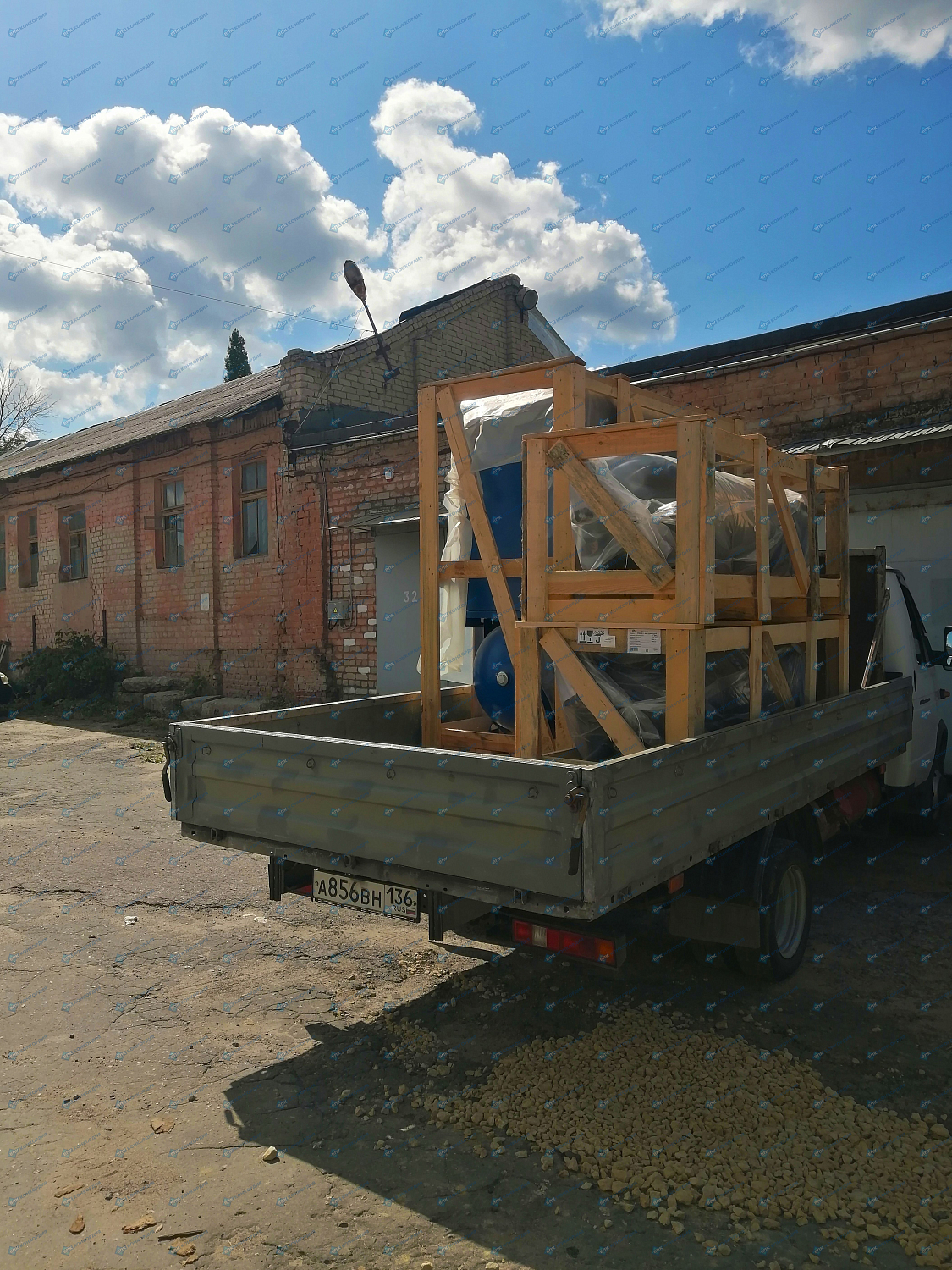 Отгрузка компрессора Remeza ВК30-10-500Д и двух ресиверов Remeza РВ 500.11.00 на производство.