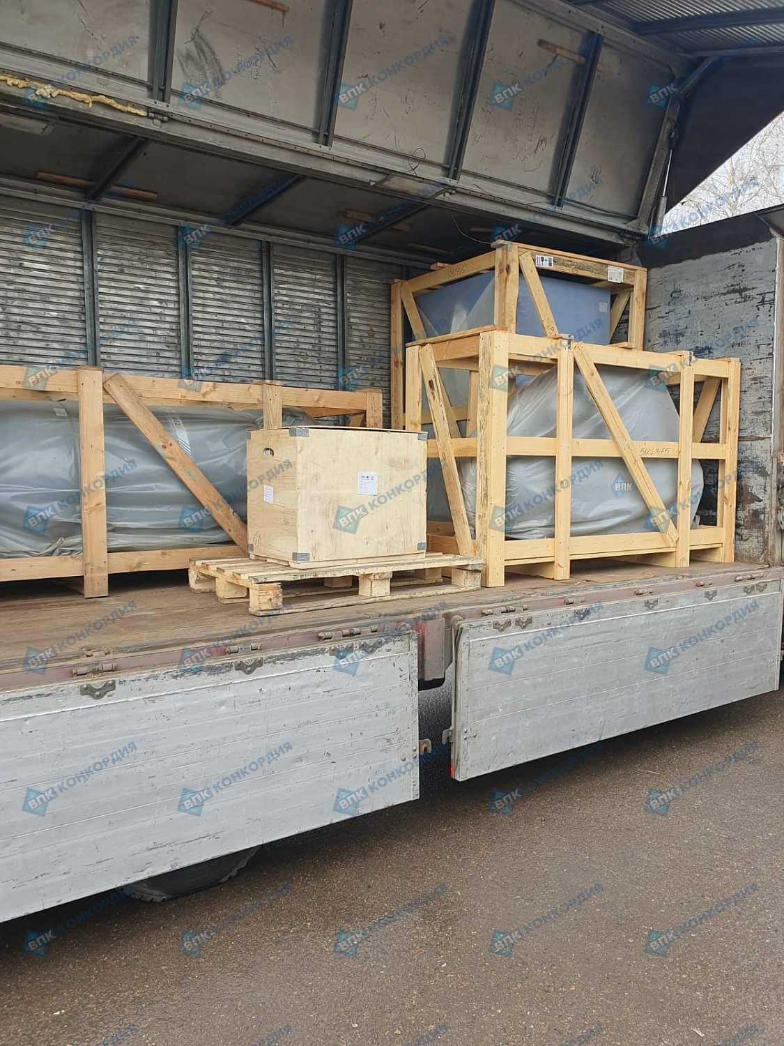 Отгрузка компрессора Remeza ВК50-10, компрессора Remeza СБ4/Ф-500.LB75 и ресивера Remeza РВ 900.10.10 в г. Красноярск