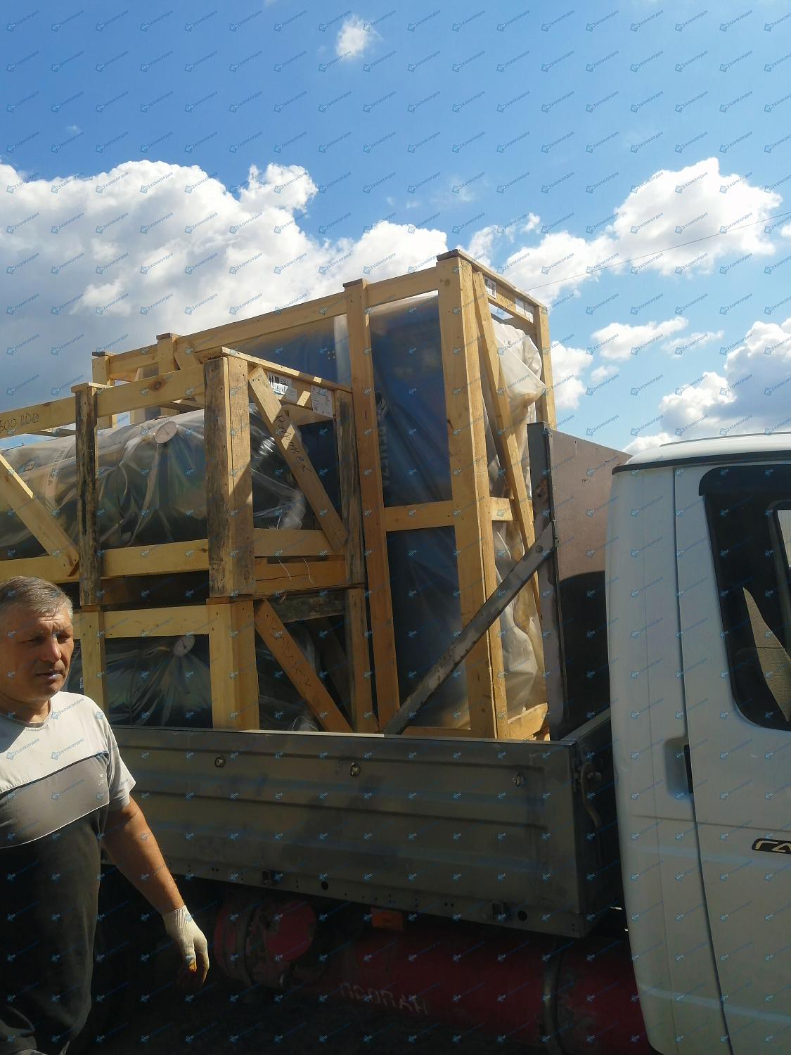 Отгрузка компрессора Remeza ВК30-10-500Д и двух ресиверов Remeza РВ 500.11.00 на производство.