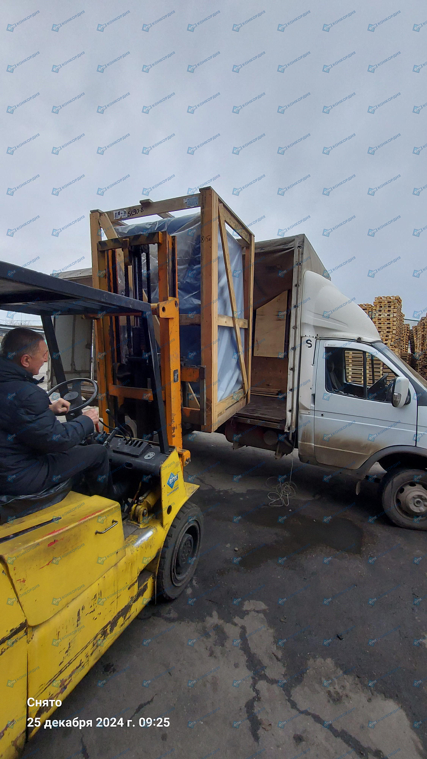 Отгрузка компрессора ZAMMER SK30-8 и ресивера Remeza РВ 900.10.10 в г. Краснодар